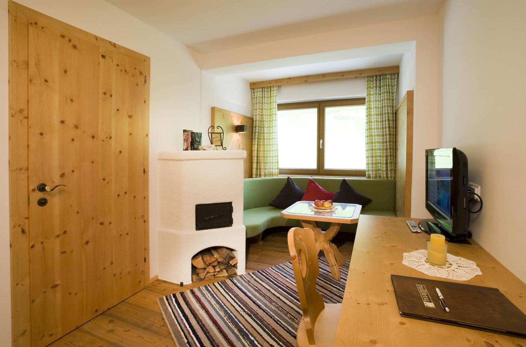 Natur- & Wanderhotel Tuxertal Szoba fotó