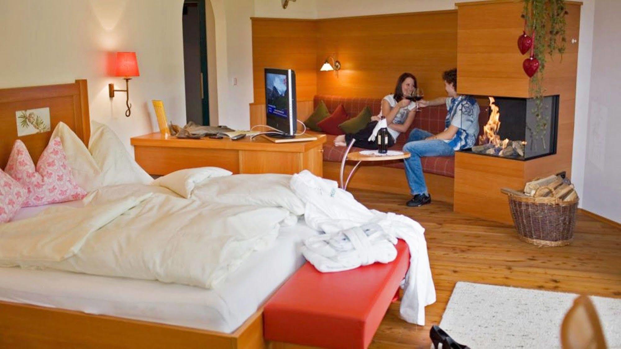 Natur- & Wanderhotel Tuxertal Kültér fotó