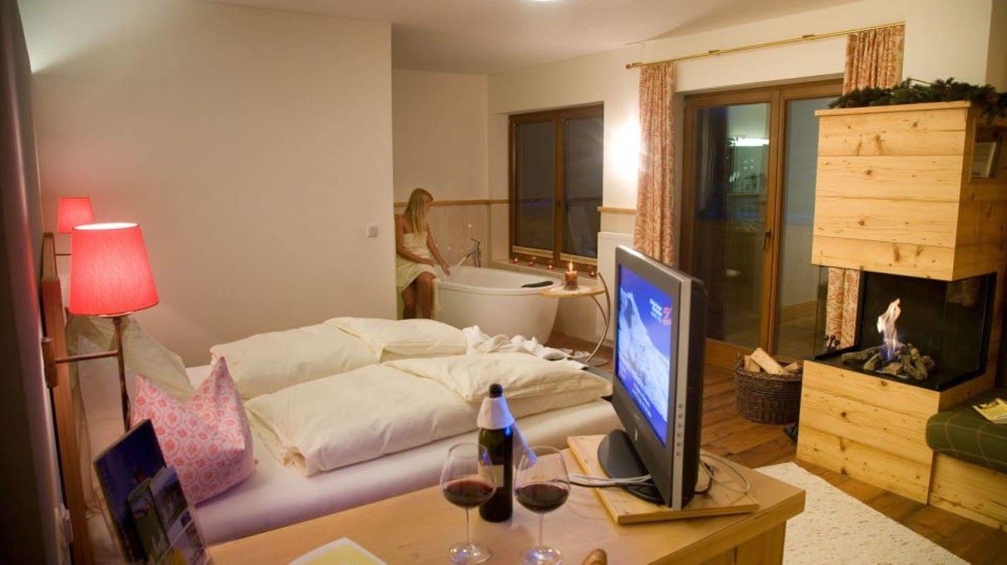 Natur- & Wanderhotel Tuxertal Kültér fotó